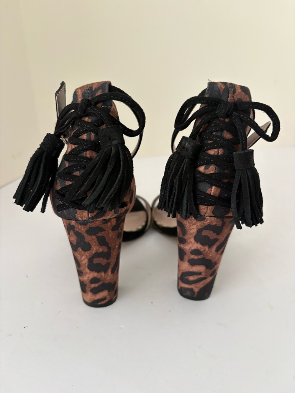 Betsey Johnson Rakko Leopard Print Block Heels. Black suede strap/tassels. Sz.6 - Picture 6 of 14